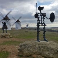 Ruta de Quixote- Statue and Windmills.jpg